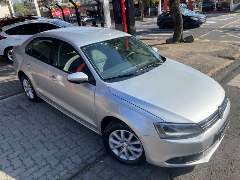 JETTA 2.0 COMFORTLINE FLEX 4P TIPTRONIC
