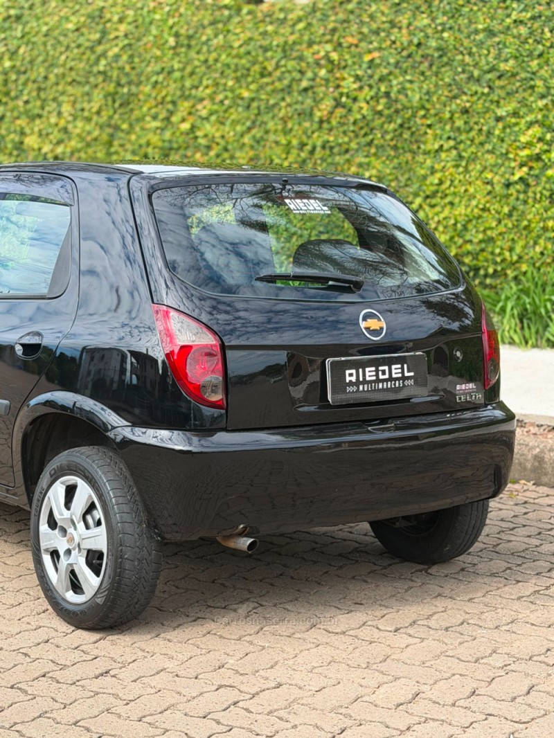 CELTA 1.0 MPFI SPIRIT 8V FLEX 4P MANUAL - 2015 - VENâNCIO AIRES
