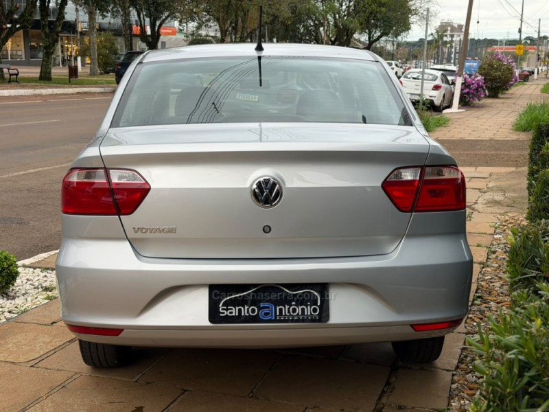 VOYAGE 1.0 MI TRENDLINE 8V FLEX 4P MANUAL - 2015 - LAGOA VERMELHA