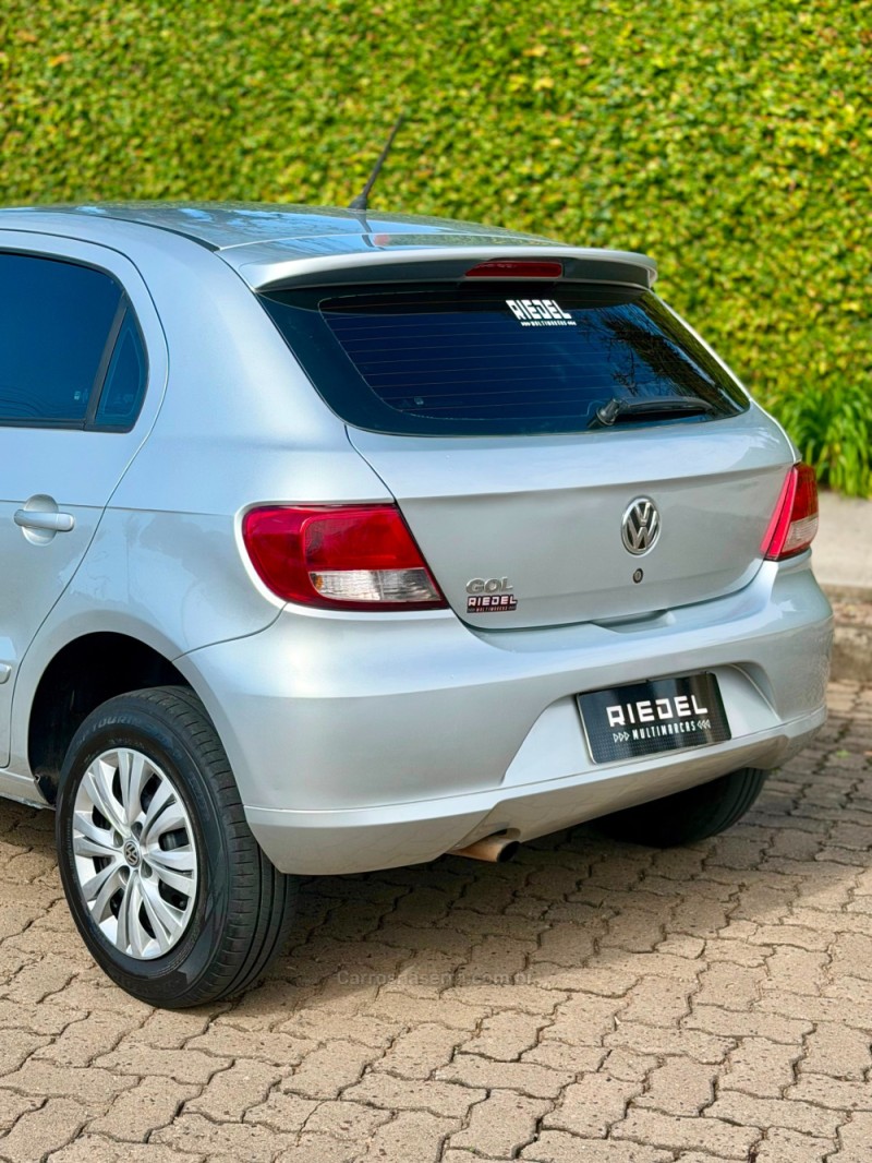 GOL 1.0 8V I-TRED FLEX 4P MANUAL - 2013 - VENâNCIO AIRES