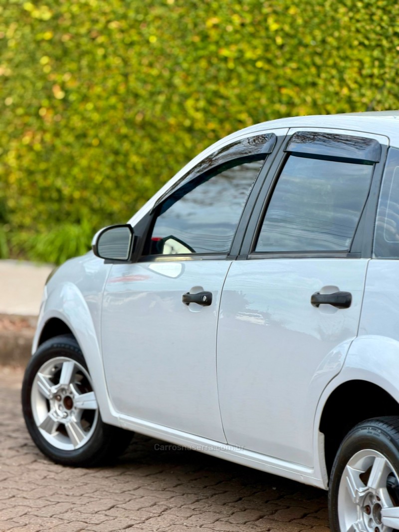 FIESTA 1.6 MPI 8V GASOLINA 4P MANUAL - 2012 - VENâNCIO AIRES