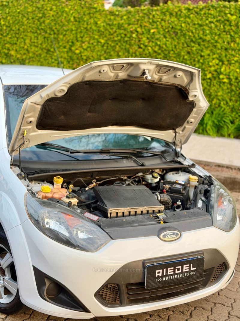 FIESTA 1.6 MPI 8V GASOLINA 4P MANUAL - 2012 - VENâNCIO AIRES