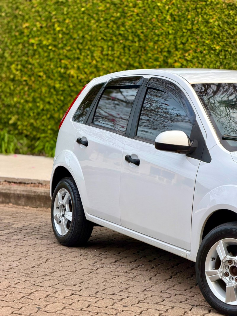 FIESTA 1.6 MPI 8V GASOLINA 4P MANUAL - 2012 - VENâNCIO AIRES