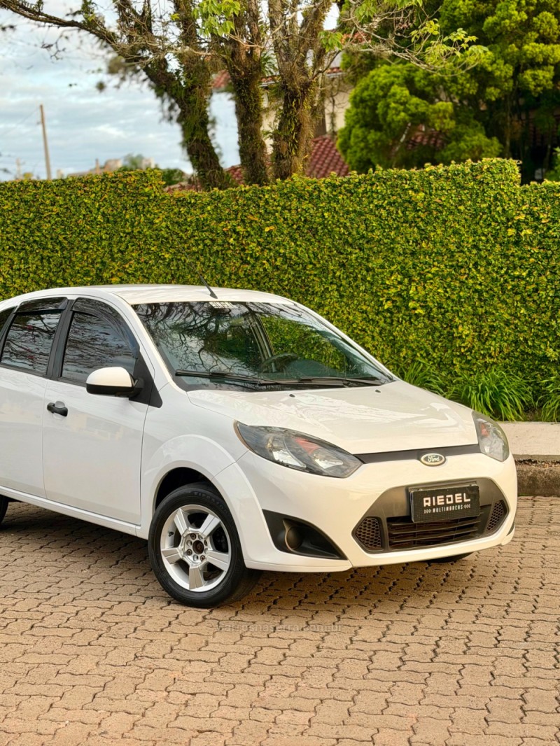 FIESTA 1.6 MPI 8V GASOLINA 4P MANUAL - 2012 - VENâNCIO AIRES