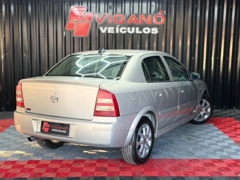ASTRA 2.0 MPFI CD 8V GASOLINA 4P MANUAL - 2004 - CAXIAS DO SUL