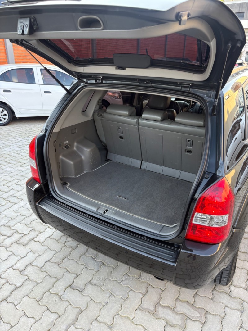 TUCSON 2.0 MPFI GL 16V 142CV 2WD GASOLINA 4P MANUAL - 2011 - CAXIAS DO SUL