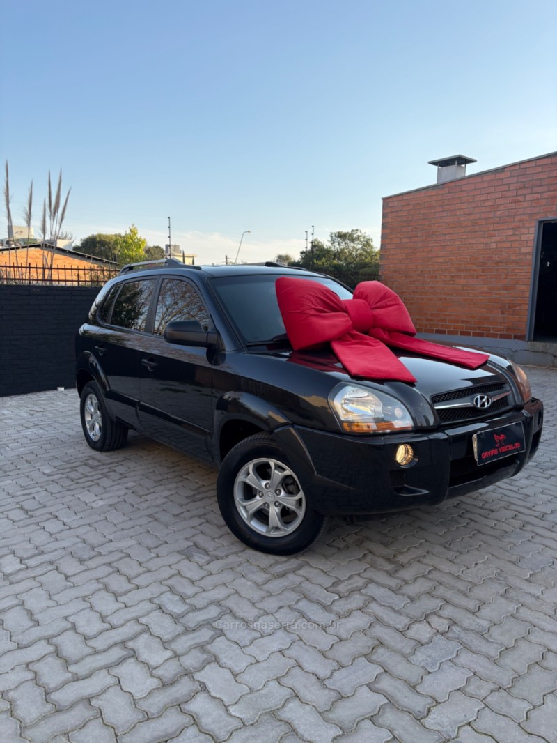 TUCSON 2.0 MPFI GL 16V 142CV 2WD GASOLINA 4P MANUAL - 2011 - CAXIAS DO SUL