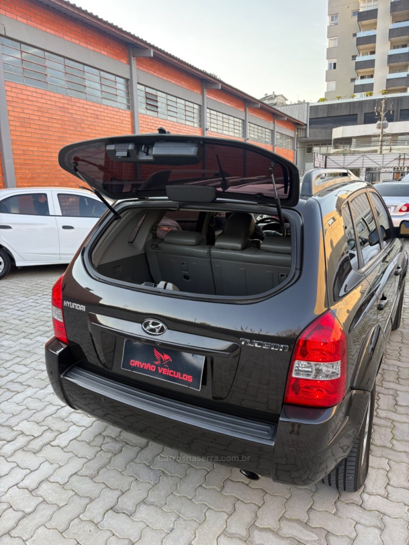 TUCSON 2.0 MPFI GL 16V 142CV 2WD GASOLINA 4P MANUAL - 2011 - CAXIAS DO SUL