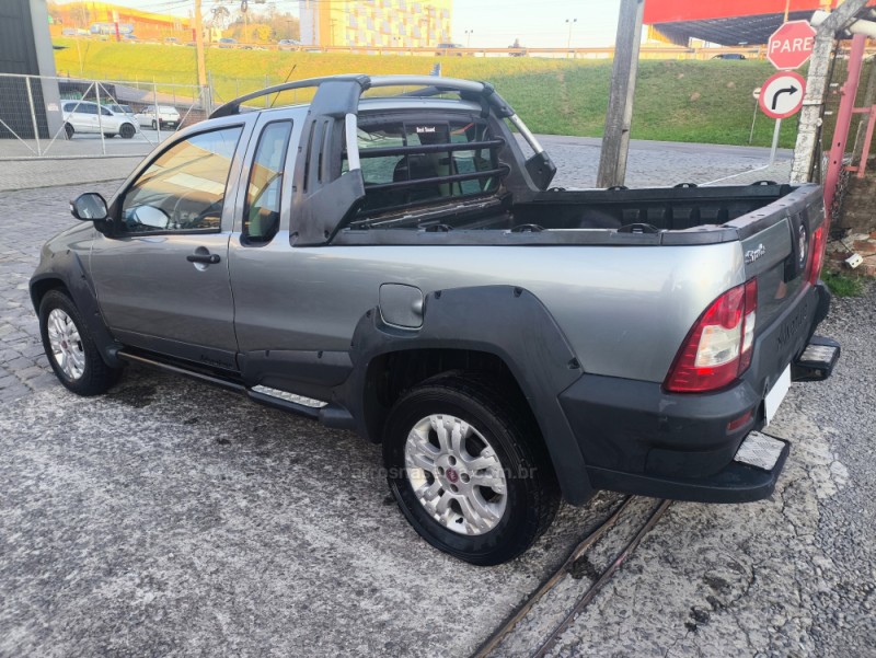 STRADA 1.8 MPI ADVENTURE CD 16V FLEX 2P MANUAL - 2011 - FARROUPILHA
