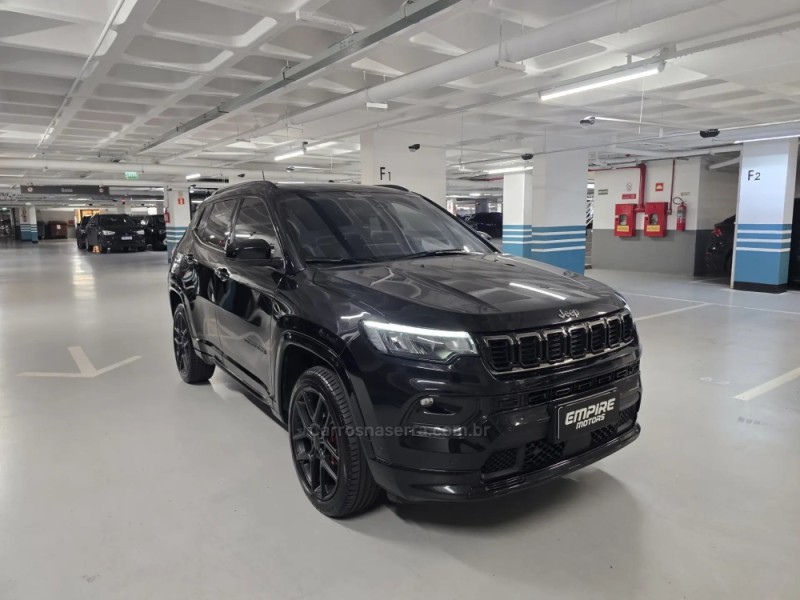 COMPASS 2.0 HURRICANE BLACKHAWK 4X4 TURBO GASOLINA 4P AUTOMÁTICO - 2025 - PORTO ALEGRE