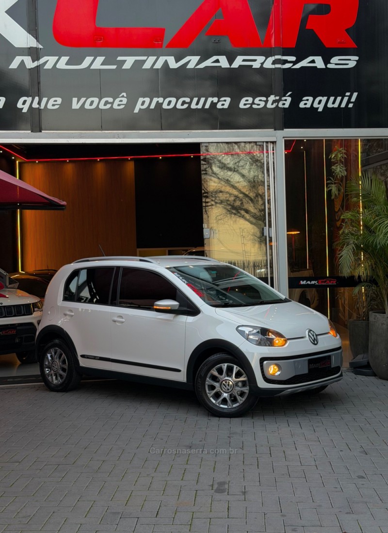 UP 1.0 CROSS 12V FLEX 4P MANUAL - 2015 - ESTâNCIA VELHA