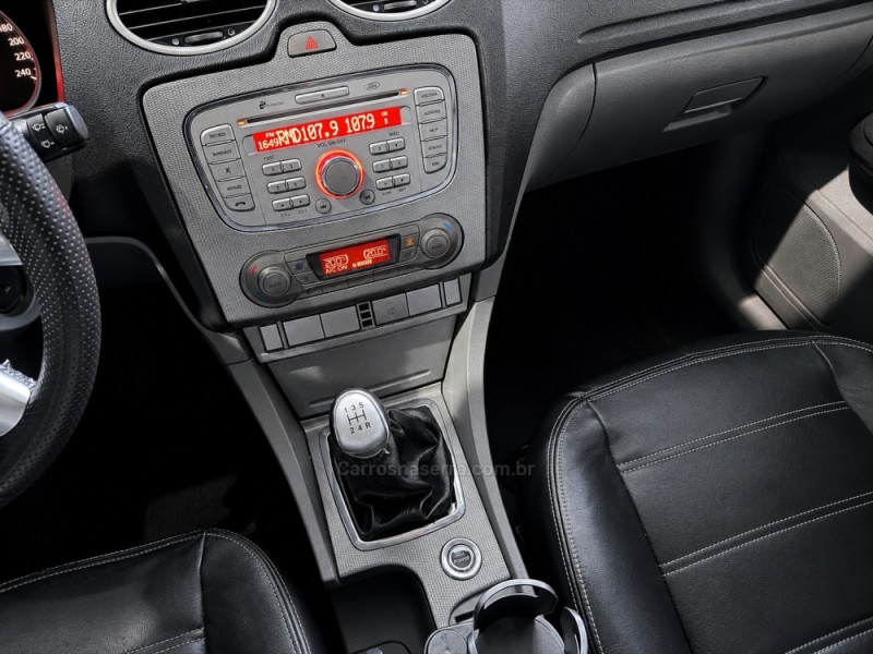 FOCUS 2.0 TITANIUM HATCH 16V FLEX 4P MANUAL - 2013 - CAXIAS DO SUL