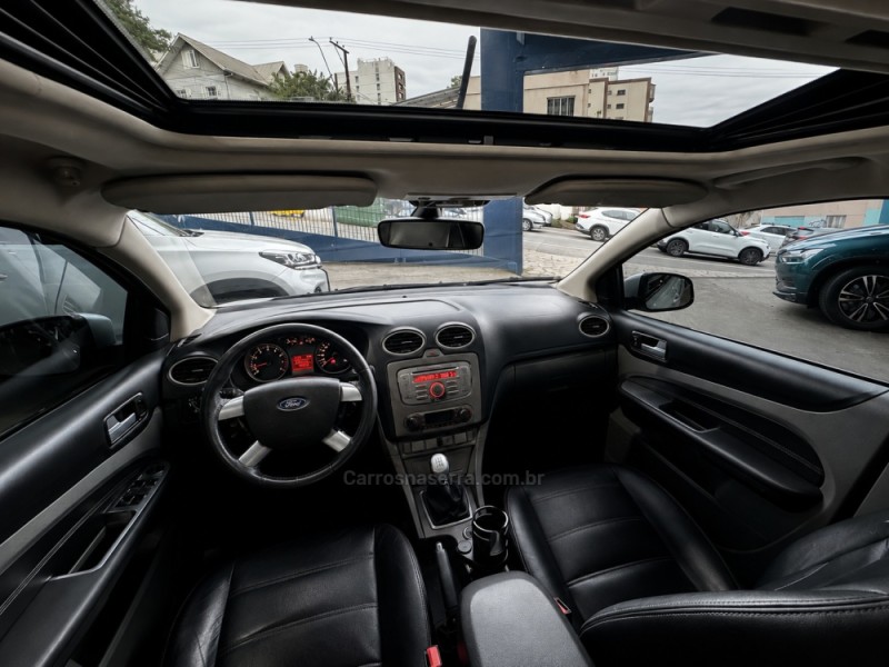 FOCUS 2.0 TITANIUM HATCH 16V FLEX 4P MANUAL - 2013 - CAXIAS DO SUL