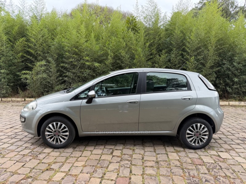 PUNTO 1.4 ATTRACTIVE 8V FLEX 4P MANUAL - 2013 - NOVA PRATA