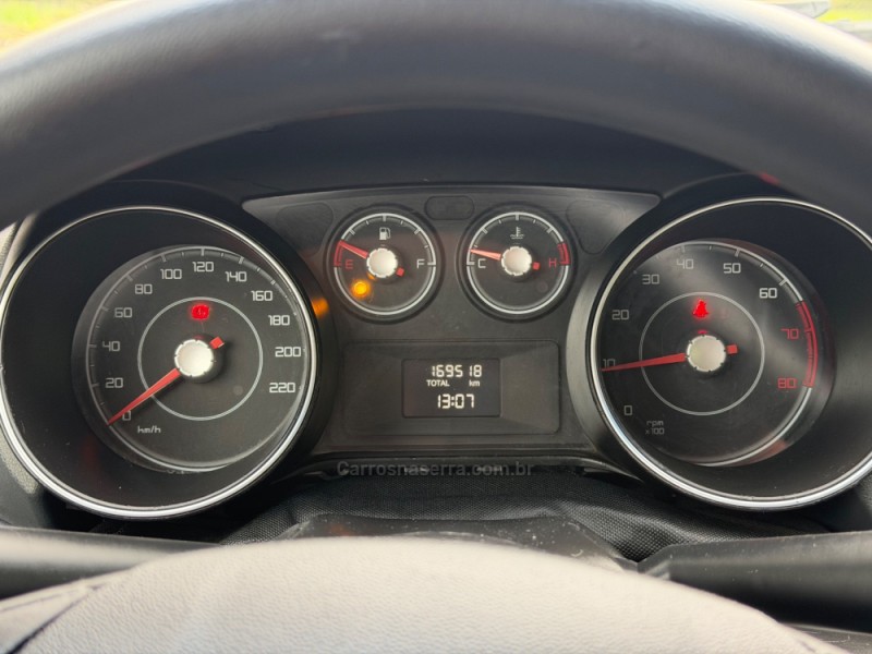 PUNTO 1.4 ATTRACTIVE 8V FLEX 4P MANUAL - 2013 - NOVA PRATA