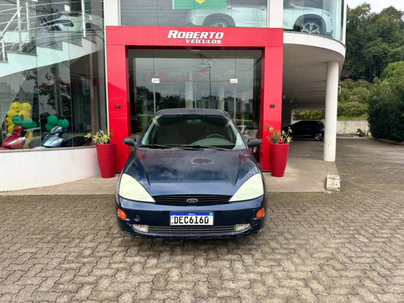 FOCUS 1.8 16V GASOLINA 4P MANUAL - 2001 - BENTO GONçALVES