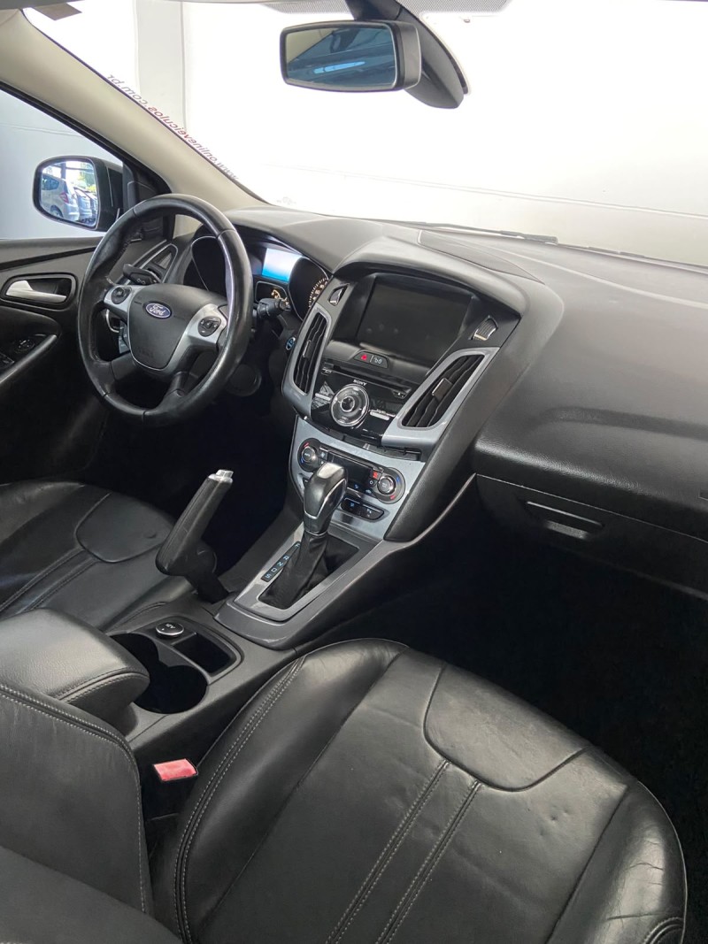 FOCUS 2.0 TITANIUM PLUS HATCH 16V FLEX 4P AUTO - 2015 - FARROUPILHA