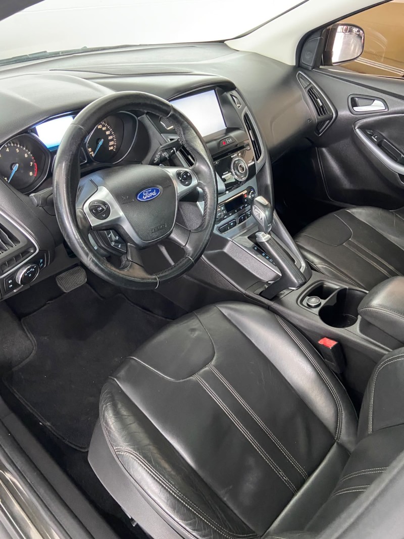 FOCUS 2.0 TITANIUM PLUS HATCH 16V FLEX 4P AUTO - 2015 - FARROUPILHA