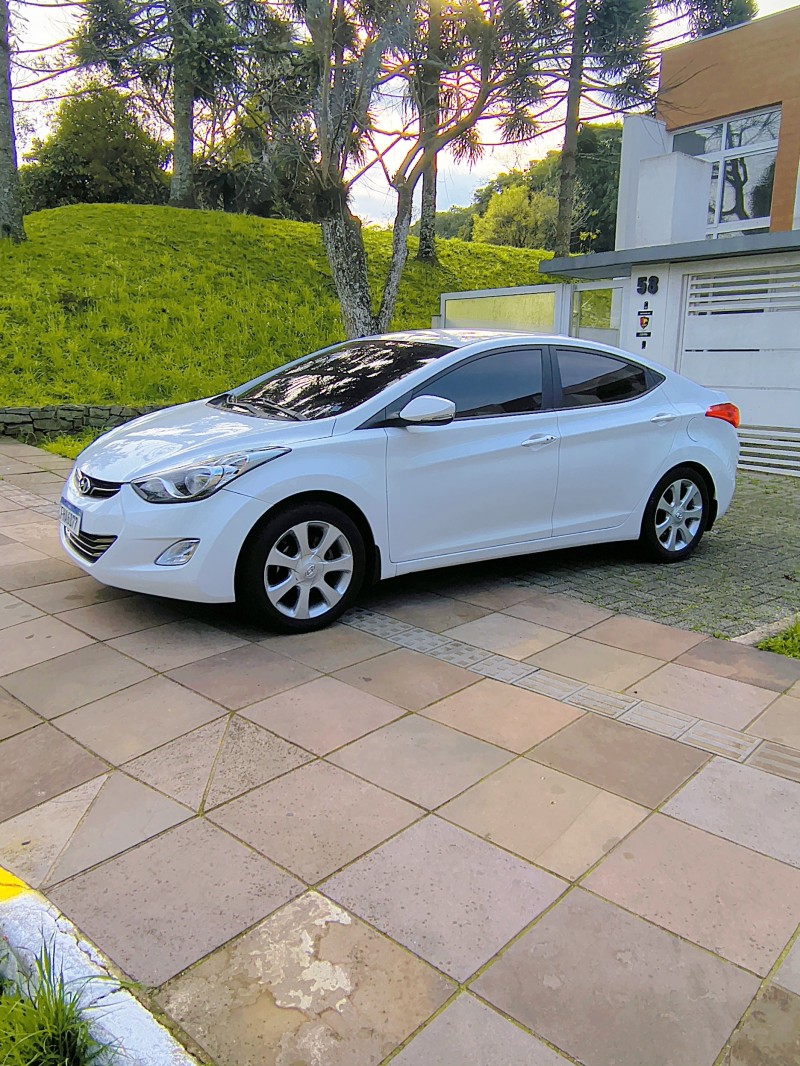 ELANTRA 1.8 GLS 16V GASOLINA 4P AUTOMÁTICO - 2013 - FARROUPILHA