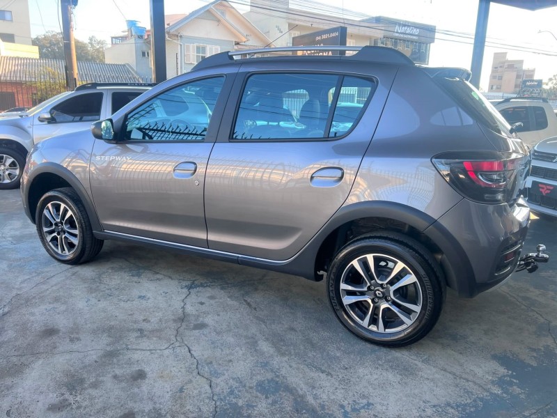 SANDERO 1.6 STEPWAY ICONIC X-TRONIC 16V FLEX 4P AUTOMÁTICO - 2024 - CAXIAS DO SUL