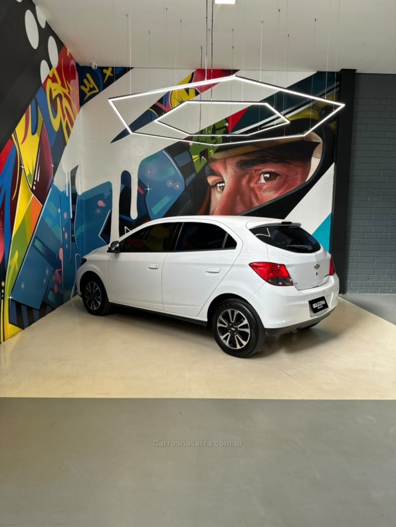 ONIX 1.4 MPFI LTZ 8V FLEX 4P MANUAL - 2015 - NOVO HAMBURGO