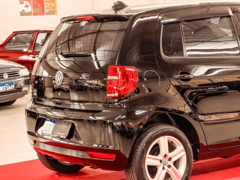 FOX 1.0 MI TREND 8V FLEX 4P MANUAL - 2012 - NOVA PRATA