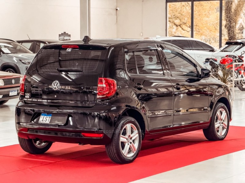 FOX 1.0 MI TREND 8V FLEX 4P MANUAL - 2012 - NOVA PRATA