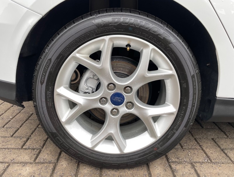 FOCUS 2.0 SE HATCH 16V FLEX 4P AUTO - 2016 - CAXIAS DO SUL