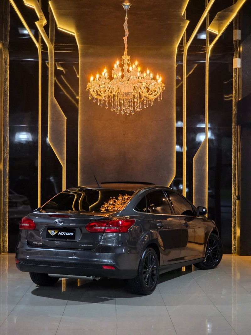 FOCUS 2.0 TITANIUM FASTBACK 16V FLEX 4P AUTOMÁTICO - 2018 - CAXIAS DO SUL