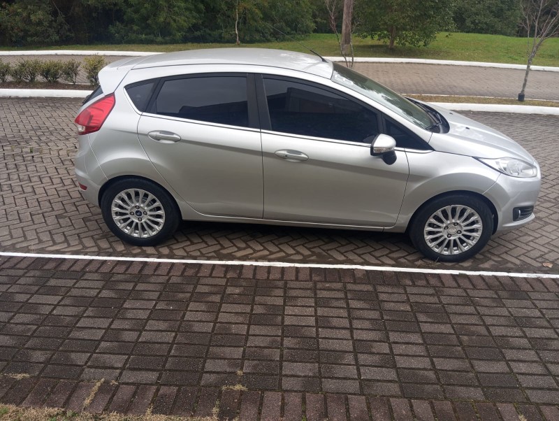 FIESTA 1.6 TITANIUM HATCH 16V FLEX 4P AUTOMÁTICO - 2016 - CAXIAS DO SUL