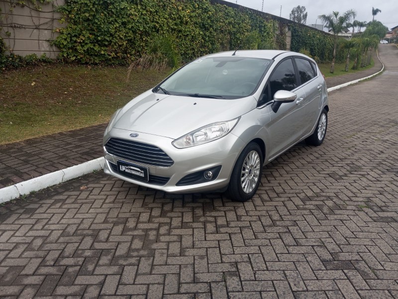 FIESTA 1.6 TITANIUM HATCH 16V FLEX 4P AUTOMÁTICO - 2016 - CAXIAS DO SUL