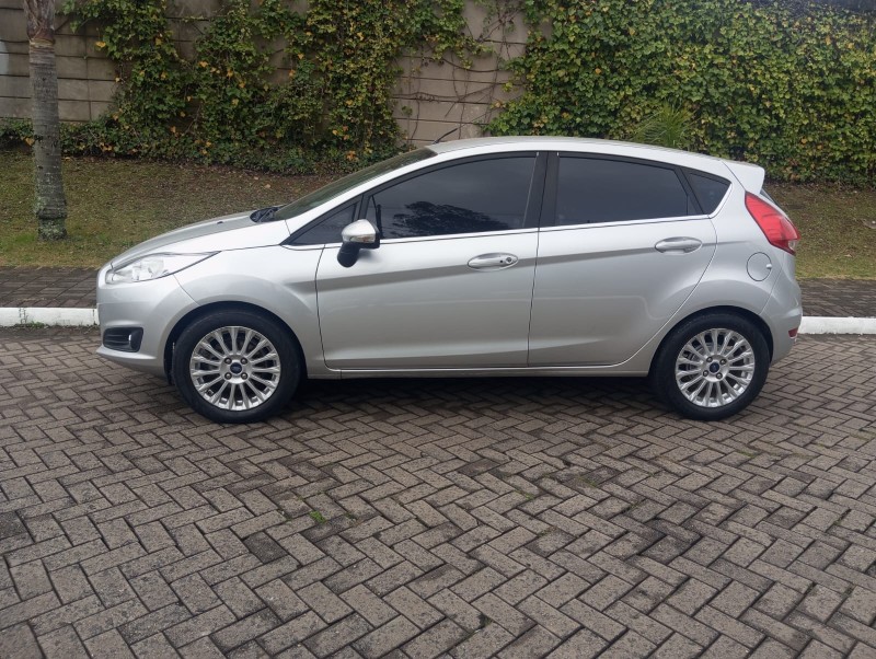 FIESTA 1.6 TITANIUM HATCH 16V FLEX 4P AUTOMÁTICO - 2016 - CAXIAS DO SUL