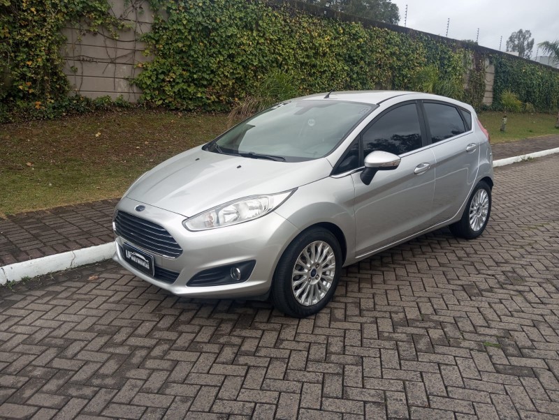 fiesta 1.6 titanium hatch 16v flex 4p automatico 2016 caxias do sul