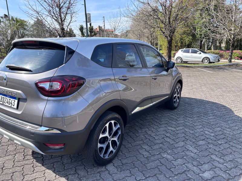 CAPTUR 1.6 16V INTENSE BOSE FLEX 4P AUTOMÁTICO - 2021 - CAXIAS DO SUL