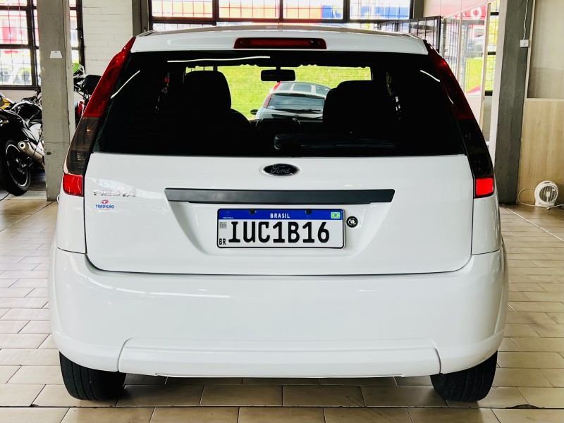 FIESTA 1.0 MPI PERSONNALITÉ 8V FLEX 4P MANUAL - 2013 - CAXIAS DO SUL
