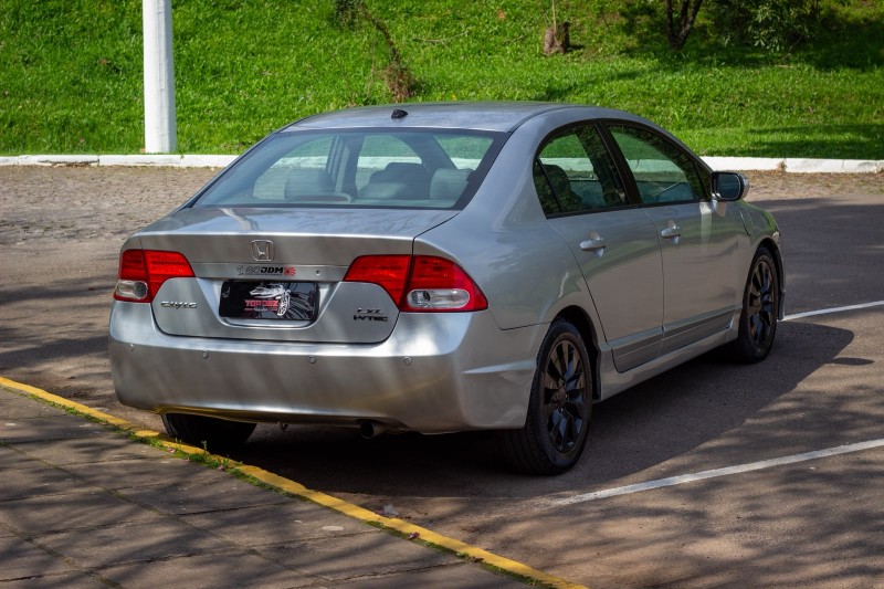 CIVIC 1.8 LXL 16V FLEX 4P MANUAL - 2011 - SãO SEBASTIãO DO CAí