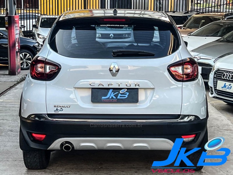 CAPTUR 1.6 16V INTENSE BOSE FLEX 4P AUTOMÁTICO - 2021 - NOVO HAMBURGO