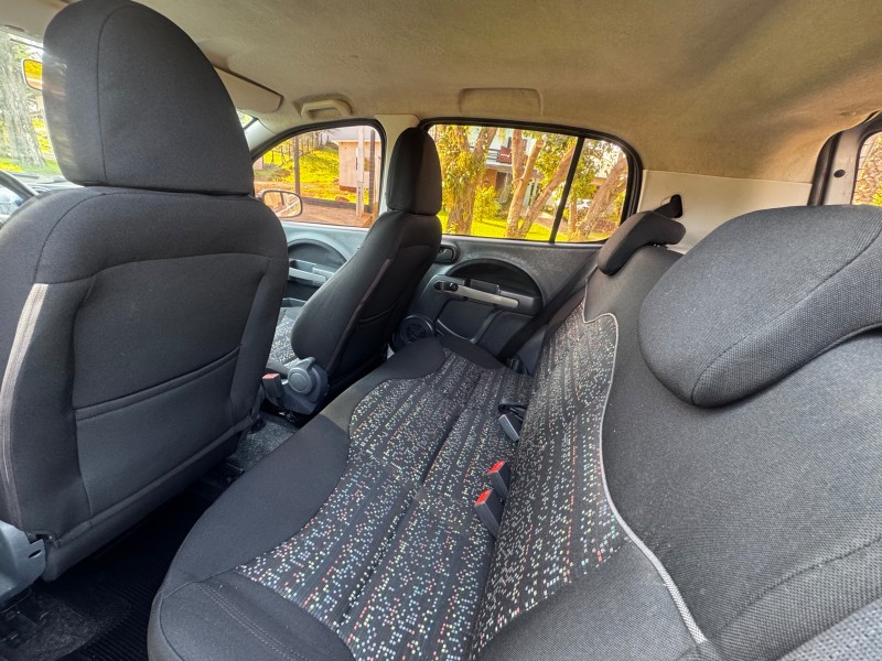 UNO 1.0 EVO VIVACE 8V FLEX 4P MANUAL - 2012 - DOIS IRMãOS