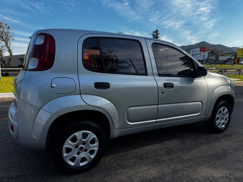 UNO 1.0 EVO VIVACE 8V FLEX 4P MANUAL - 2012 - DOIS IRMãOS