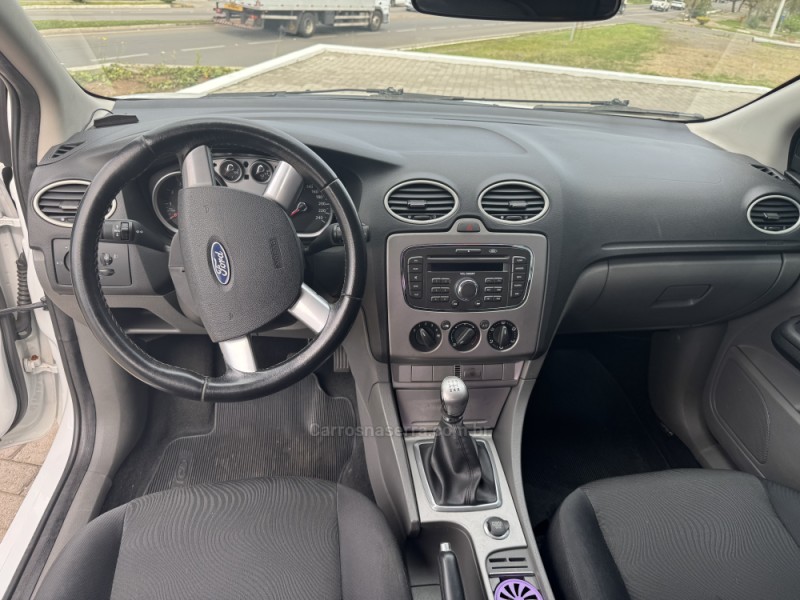 FOCUS 1.6 GLX 16V FLEX 4P MANUAL - 2013 - VERANóPOLIS