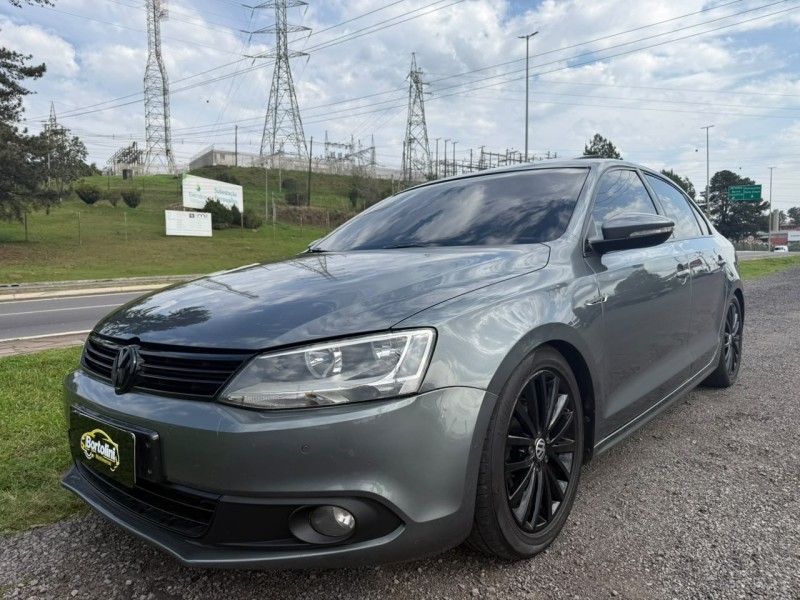 JETTA 2.0 COMFORTLINE FLEX 4P TIPTRONIC - 2012 - FARROUPILHA