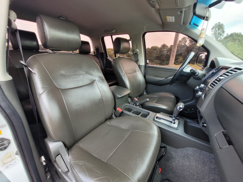 FRONTIER 2.5 SL 4X4 CD TURBO ELETRONIC DIESEL 4P AUTOMÁTICO - 2015 - CARLOS BARBOSA