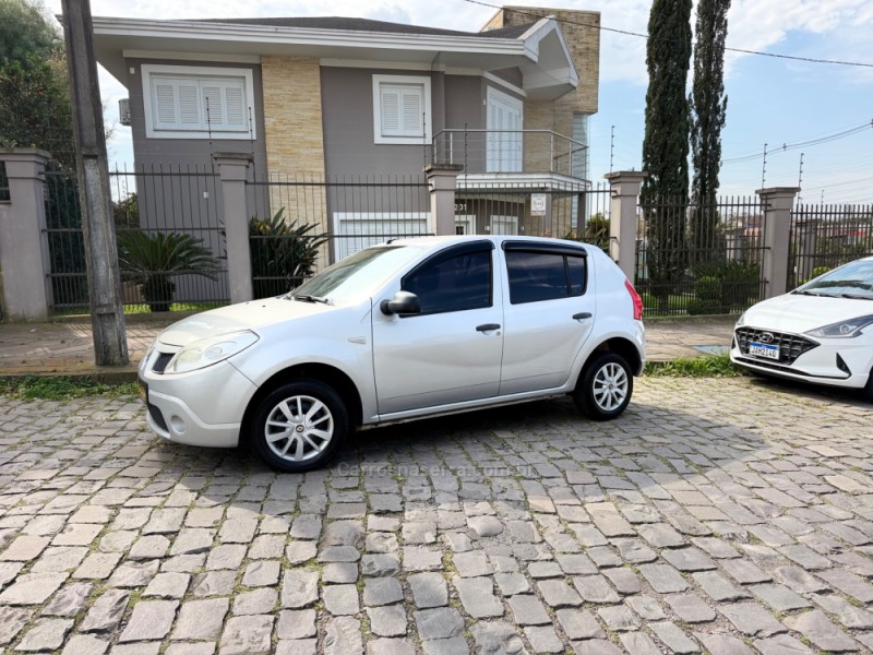 SANDERO 1.0 AUTHENTIQUE 8V FLEX 4P MANUAL - 2010 - CAXIAS DO SUL