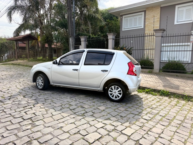SANDERO 1.0 AUTHENTIQUE 8V FLEX 4P MANUAL - 2010 - CAXIAS DO SUL