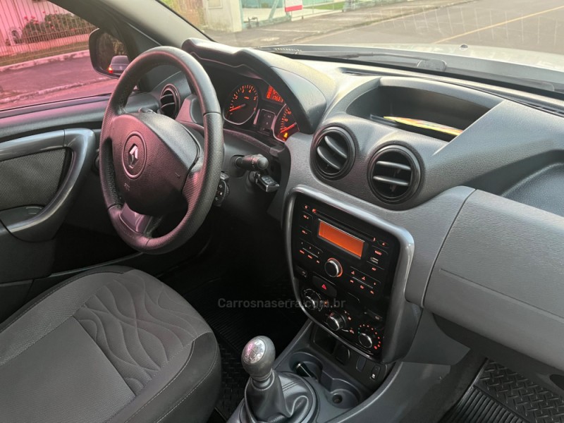 DUSTER 2.0 DYNAMIQUE 4X2 16V FLEX 4P MANUAL - 2014 - ESTâNCIA VELHA