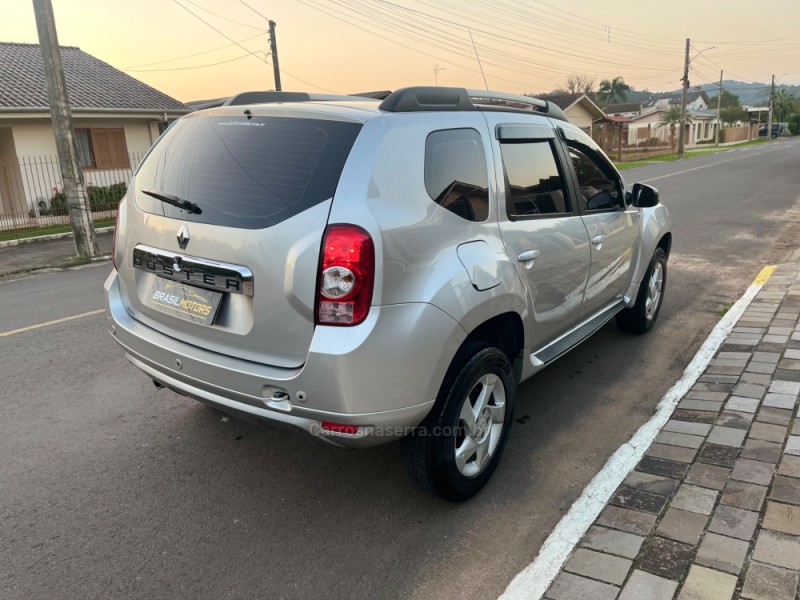 DUSTER 2.0 DYNAMIQUE 4X2 16V FLEX 4P MANUAL - 2014 - ESTâNCIA VELHA