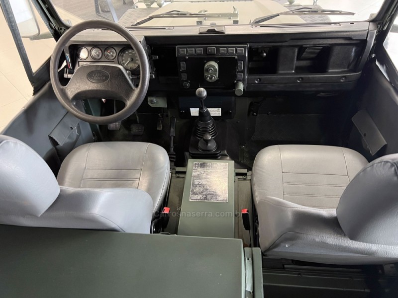 DEFENDER 2.4 110 SW 4X4 TURBO DIESEL 4P MANUAL - 2004 - FLORES DA CUNHA