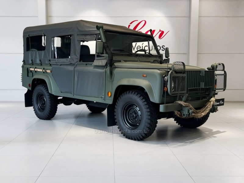 DEFENDER 2.4 110 SW 4X4 TURBO DIESEL 4P MANUAL - 2004 - FLORES DA CUNHA