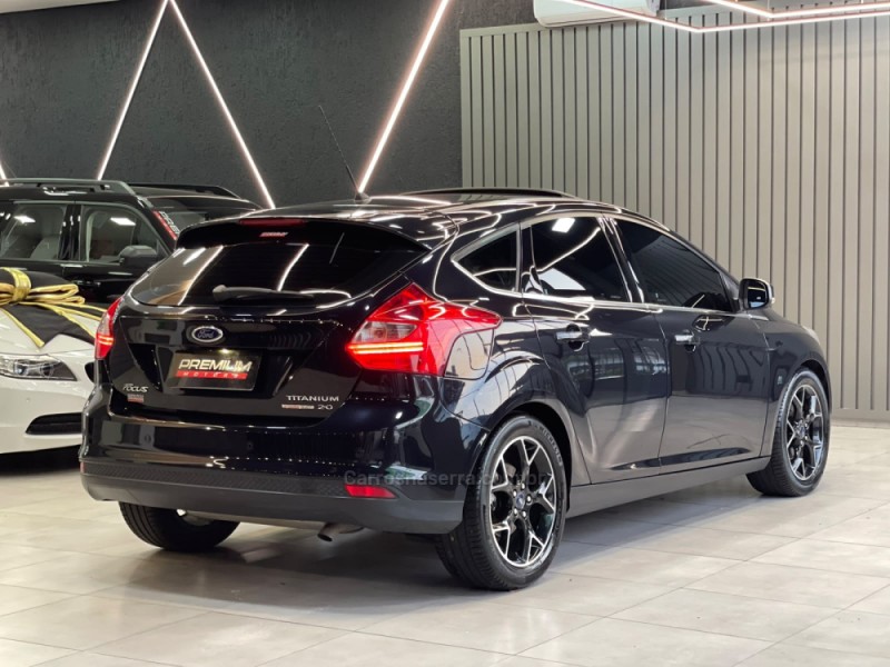 FOCUS 2.0 TITANIUM PLUS 16V FLEX 4P AUTOMÁTICO - 2015 - DOIS IRMãOS