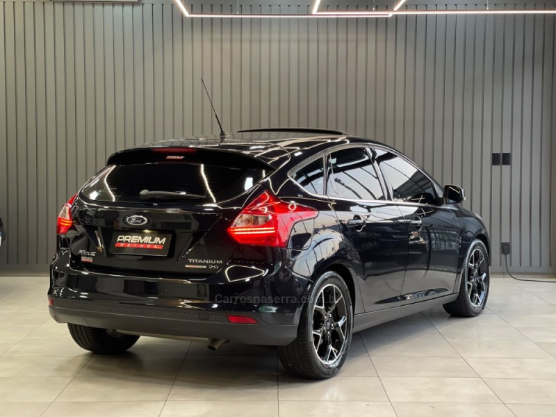 FOCUS 2.0 TITANIUM PLUS 16V FLEX 4P AUTOMÁTICO - 2015 - DOIS IRMãOS